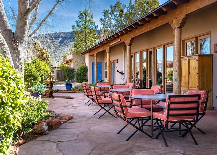 King Casita Shared Hot Tub - Breakfast Included * Sedona