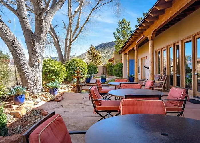 King Casita Shared Hot Tub - Breakfast Included * Sedona