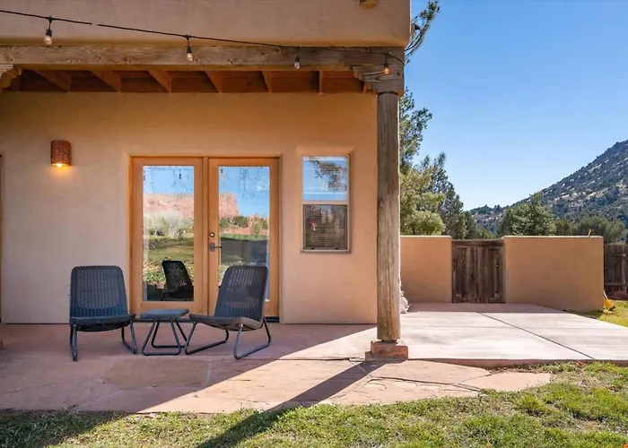 King Casita Shared Hot Tub - Breakfast Included Sedona