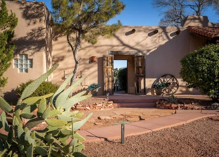 King Casita Shared Hot Tub - Breakfast Included Apartment