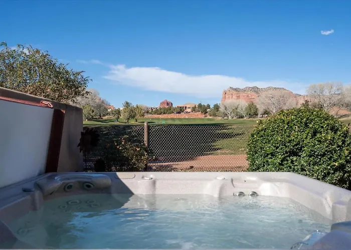 King Casita Shared Hot Tub - Breakfast Included * Sedona